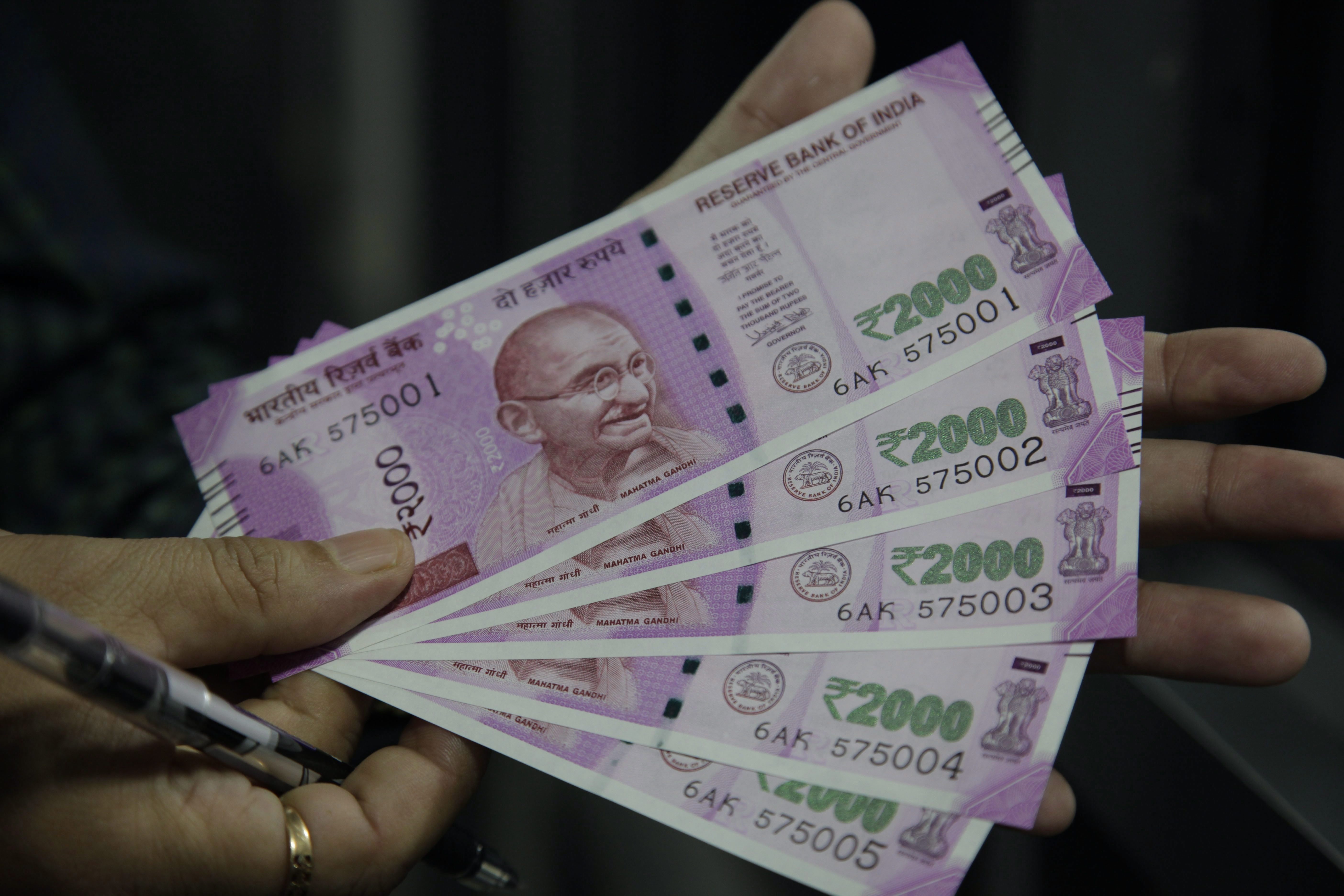Nepal bank announces ban of Indian notes above Rs 100